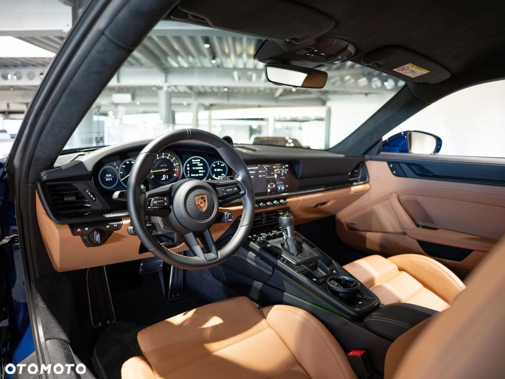 Porsche 911 GT3 Touring PDK - 23