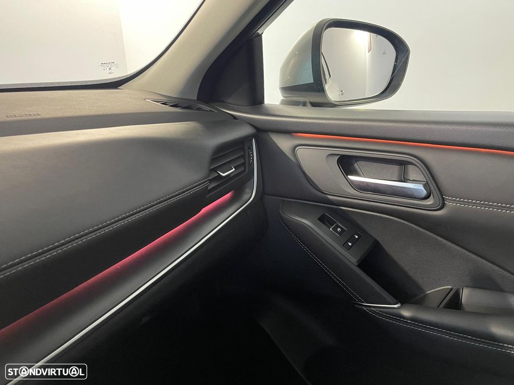 Nissan Qashqai 1.3 DIG-T N-Connecta LED Xtronic - 37