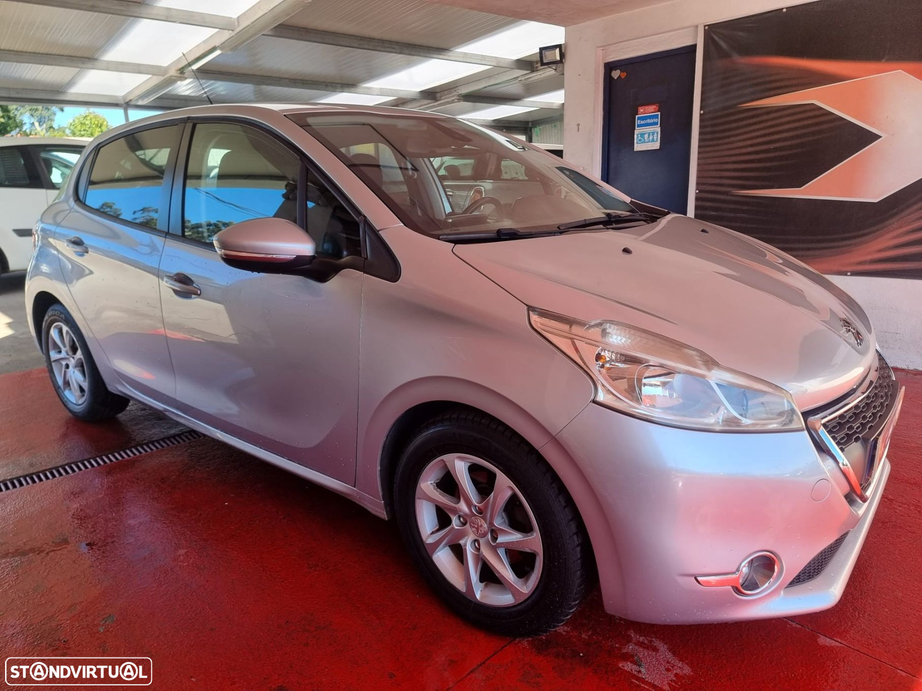 Peugeot 208 1.4 HDi Active - 2