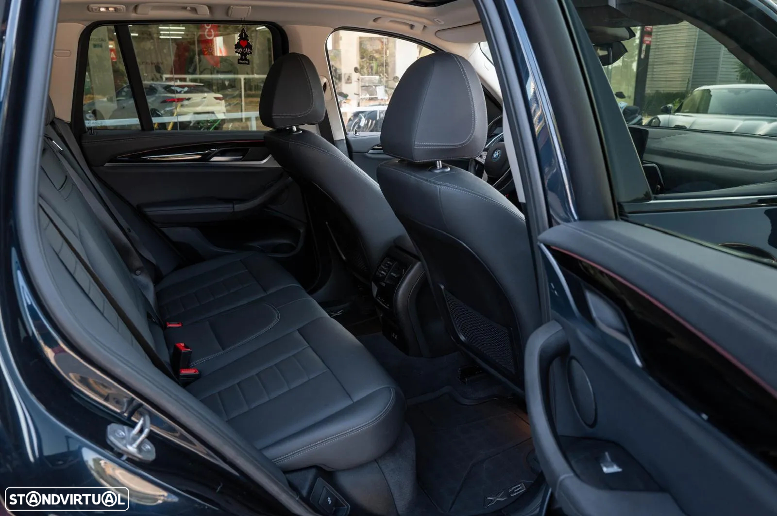 BMW iX3 Inspiring - 10