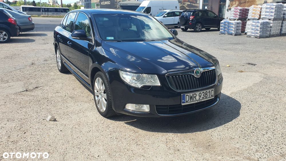 Skoda Superb 2.0 TDI Elegance DSG - 11
