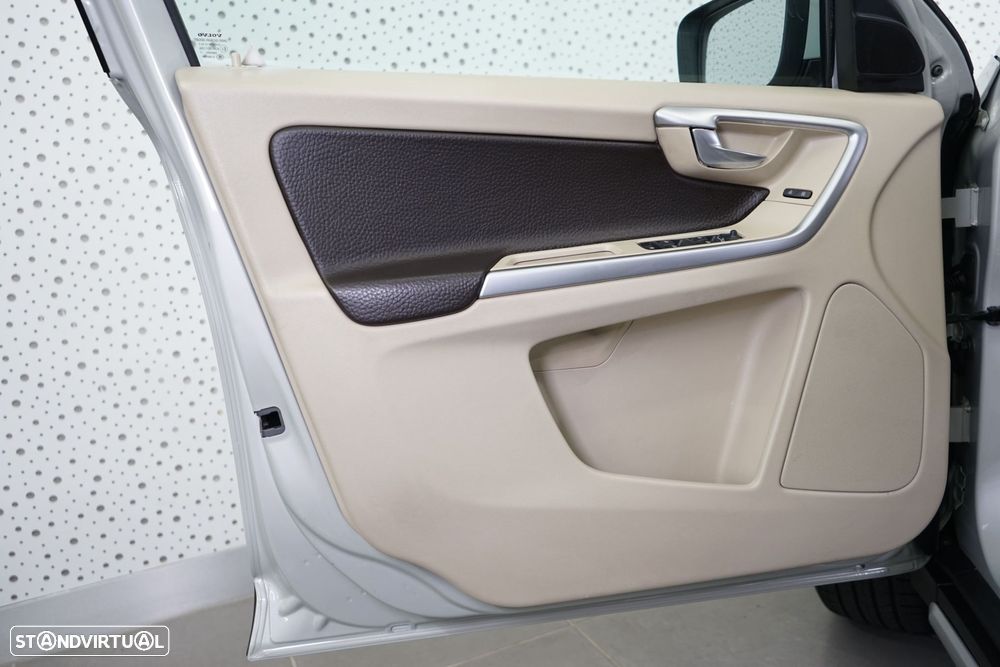 Volvo XC 60 2.0 D3 Summum Geartronic - 19