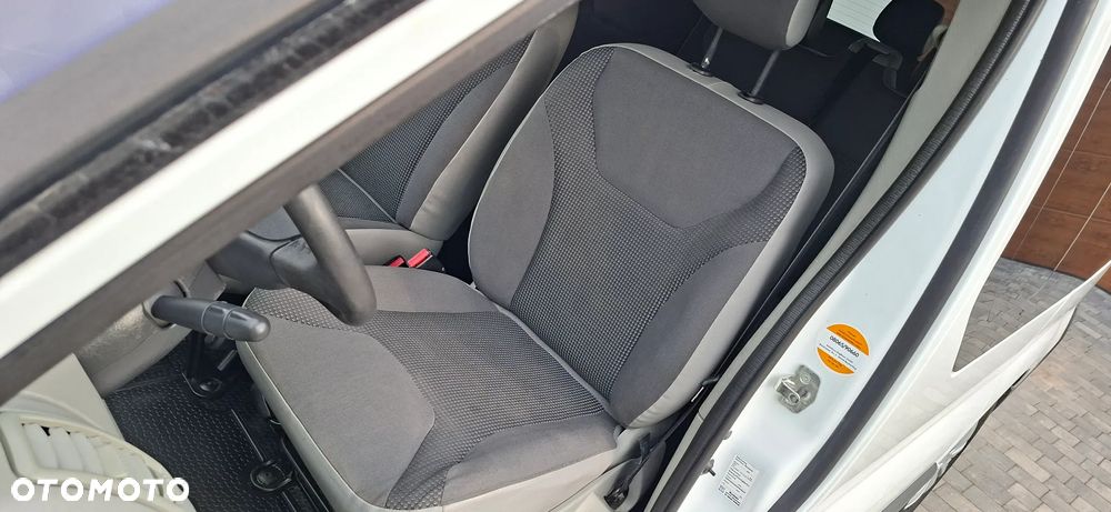 Opel Vivaro - 16