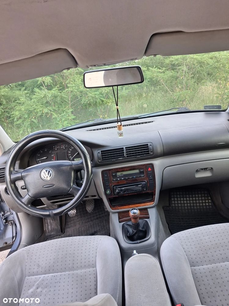 Volkswagen Passat 1.8T - 12