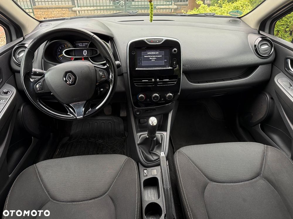 Renault Clio 1.2 16V 75 Experience - 10