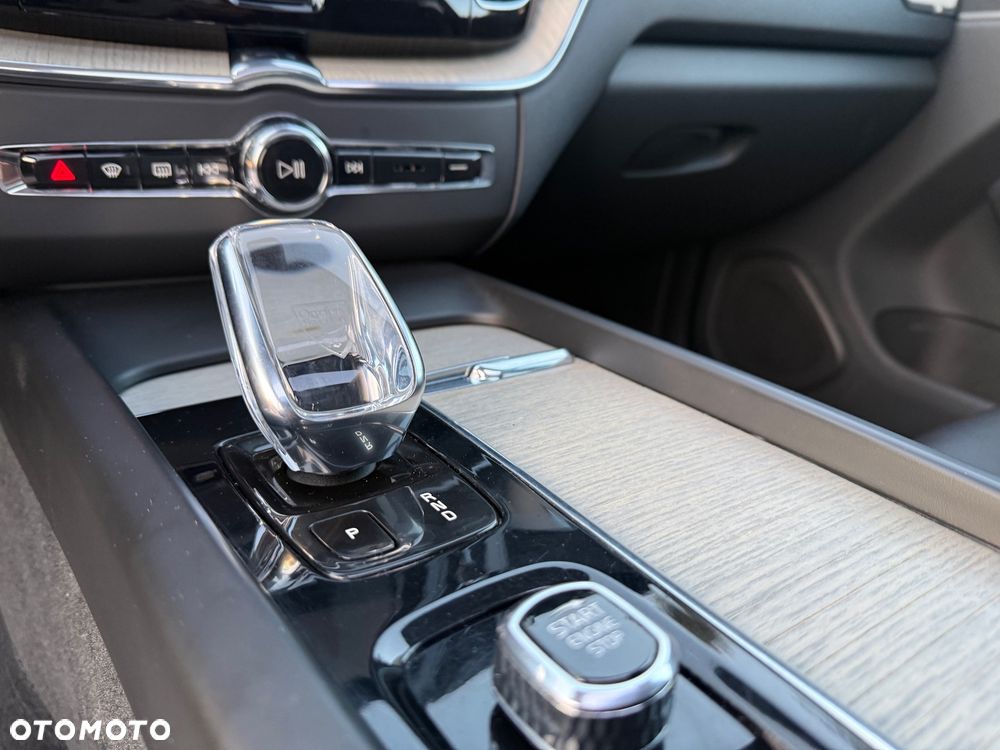Volvo XC 60 B4 D Inscription - 36