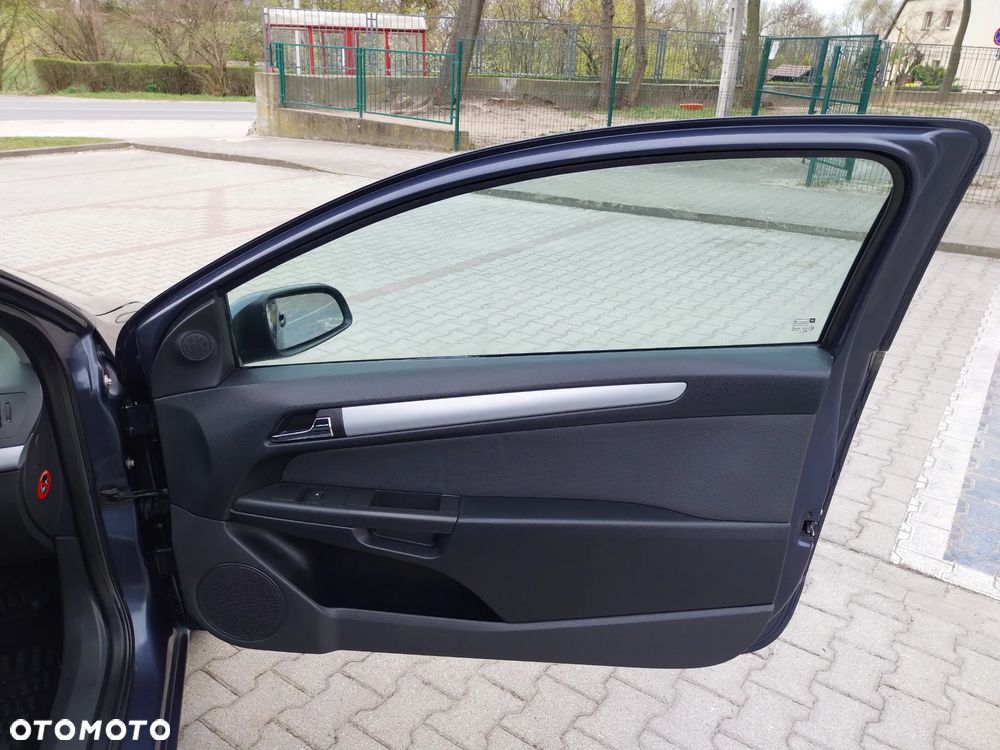 Opel Astra 1.8 Edition - 22