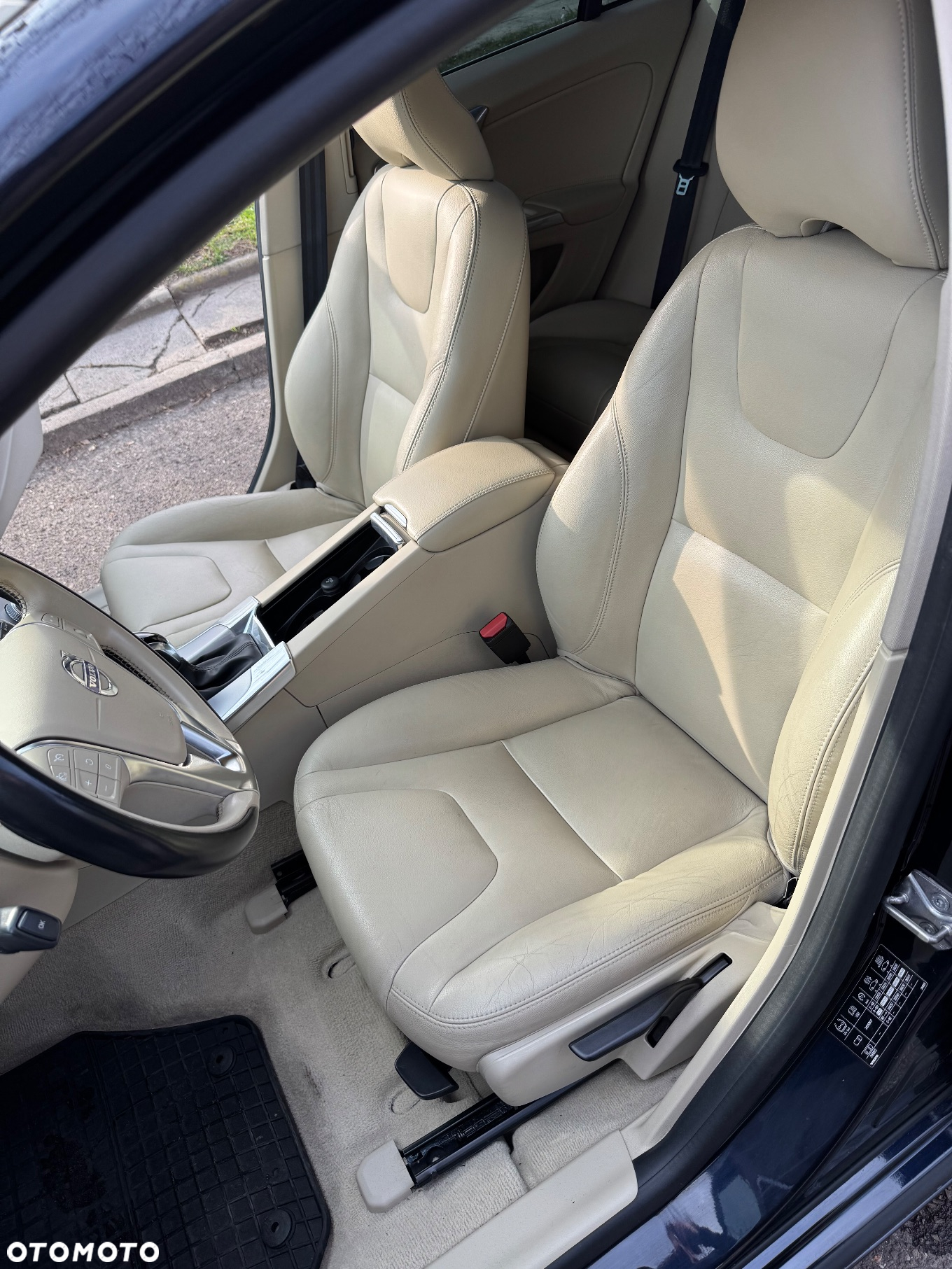 Volvo V60 D3 AWD Momentum Pro - 10