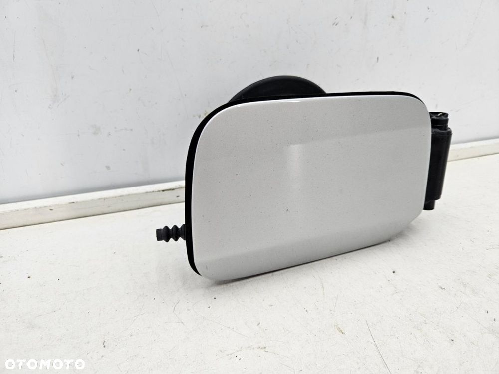 Klapka wlewu paliwa BMW E92 Coupe 04-12r. korek zbiornika paliwa 354/7 Titansliber Metallic 7117982 - 2