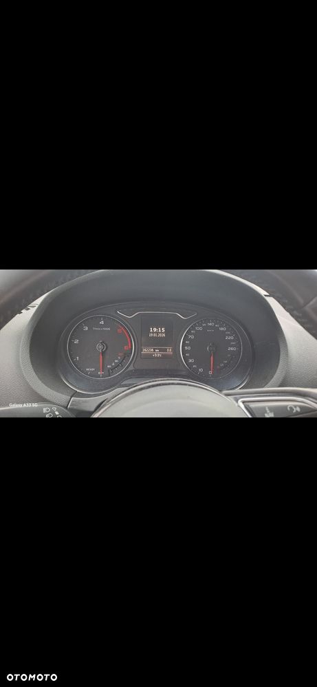 Audi A3 Sportback 1.6 TDI design - 13