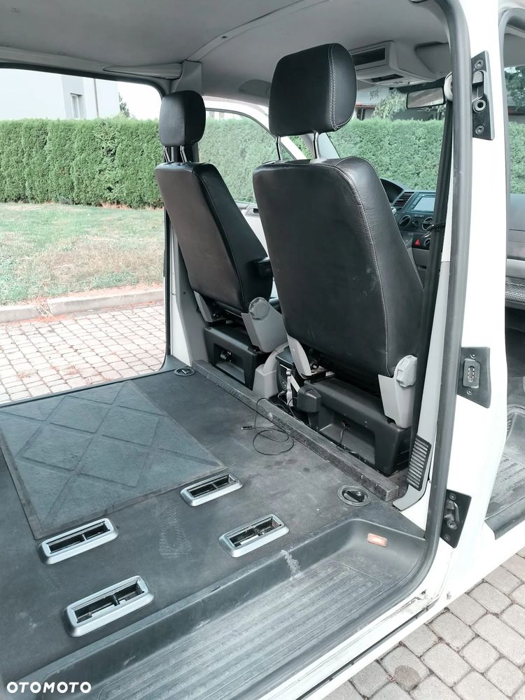 Volkswagen Transporter - 8