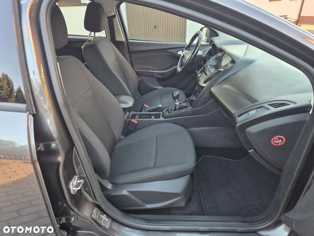 Ford Focus 1.5 TDCi SYNC Edition - 18