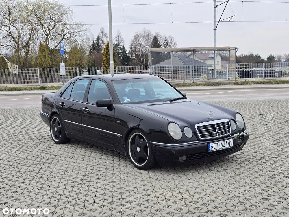 Mercedes-Benz Klasa E 250 TD Avantgarde - 1
