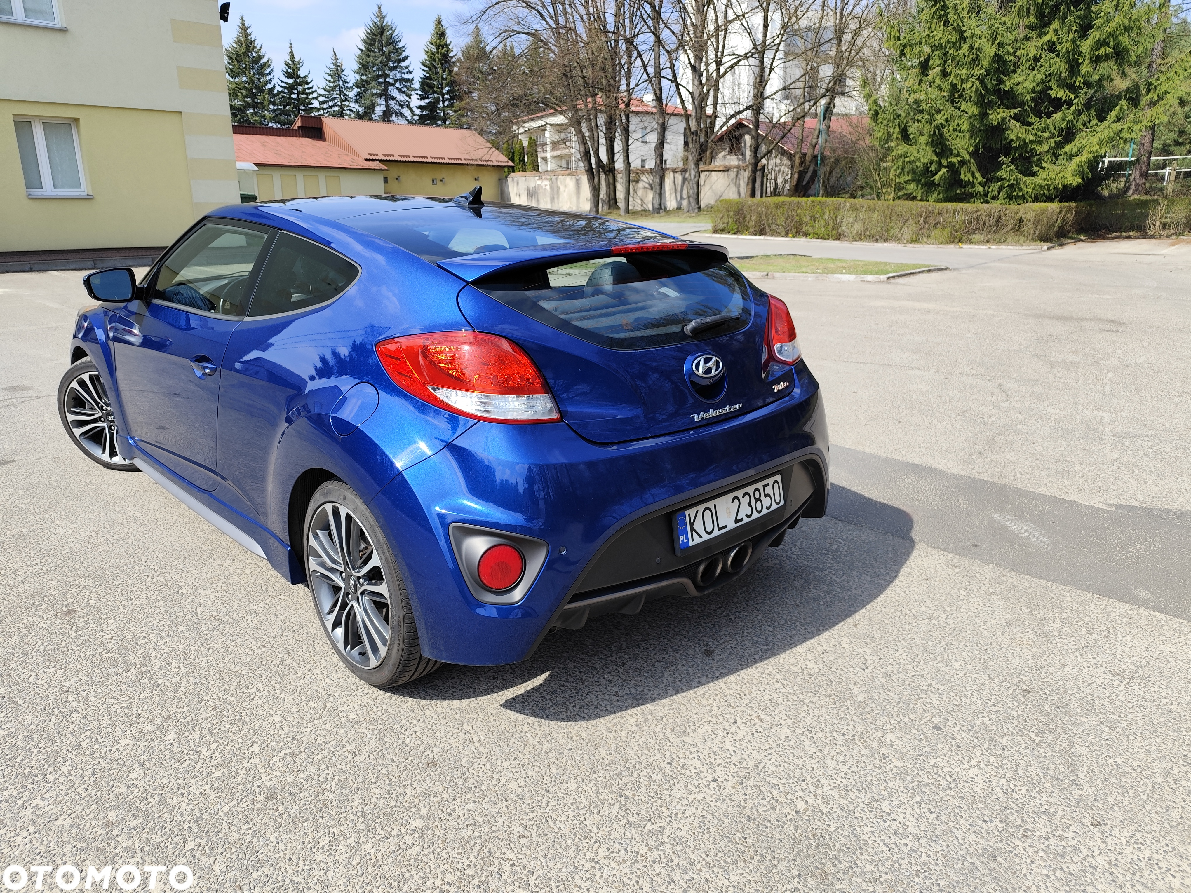 Hyundai Veloster - 3