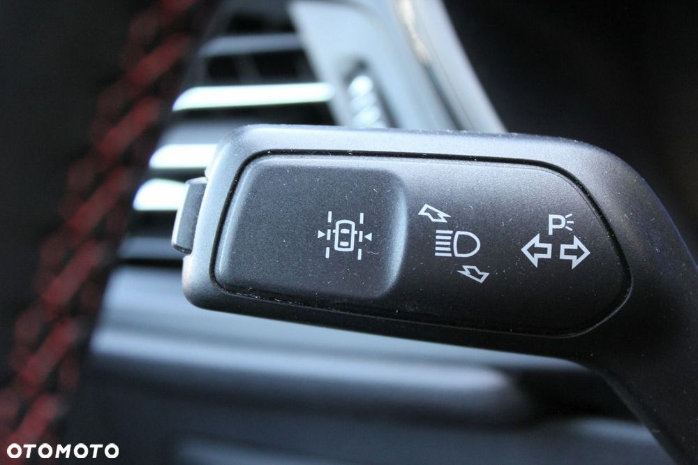 Ford Kuga 2.5 Duratec FHEV ST-LINE - 33