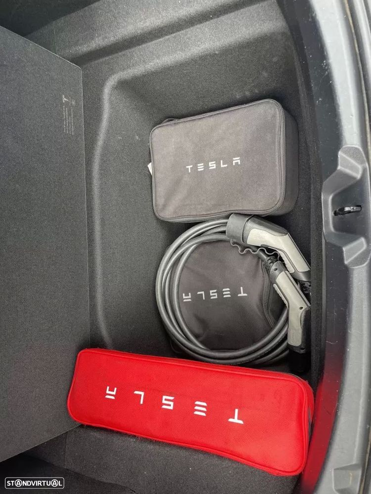 Tesla Model 3 Standard RWD Plus - 24
