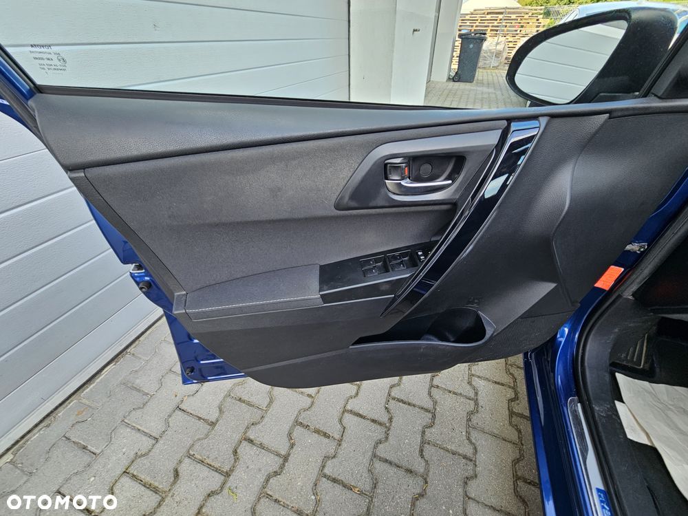 Toyota Auris - 22