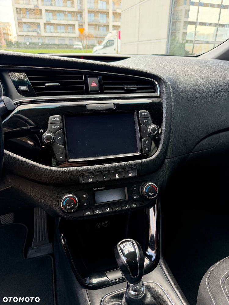 Kia Ceed 1.6 CRDi 136 ISG Spirit - 20