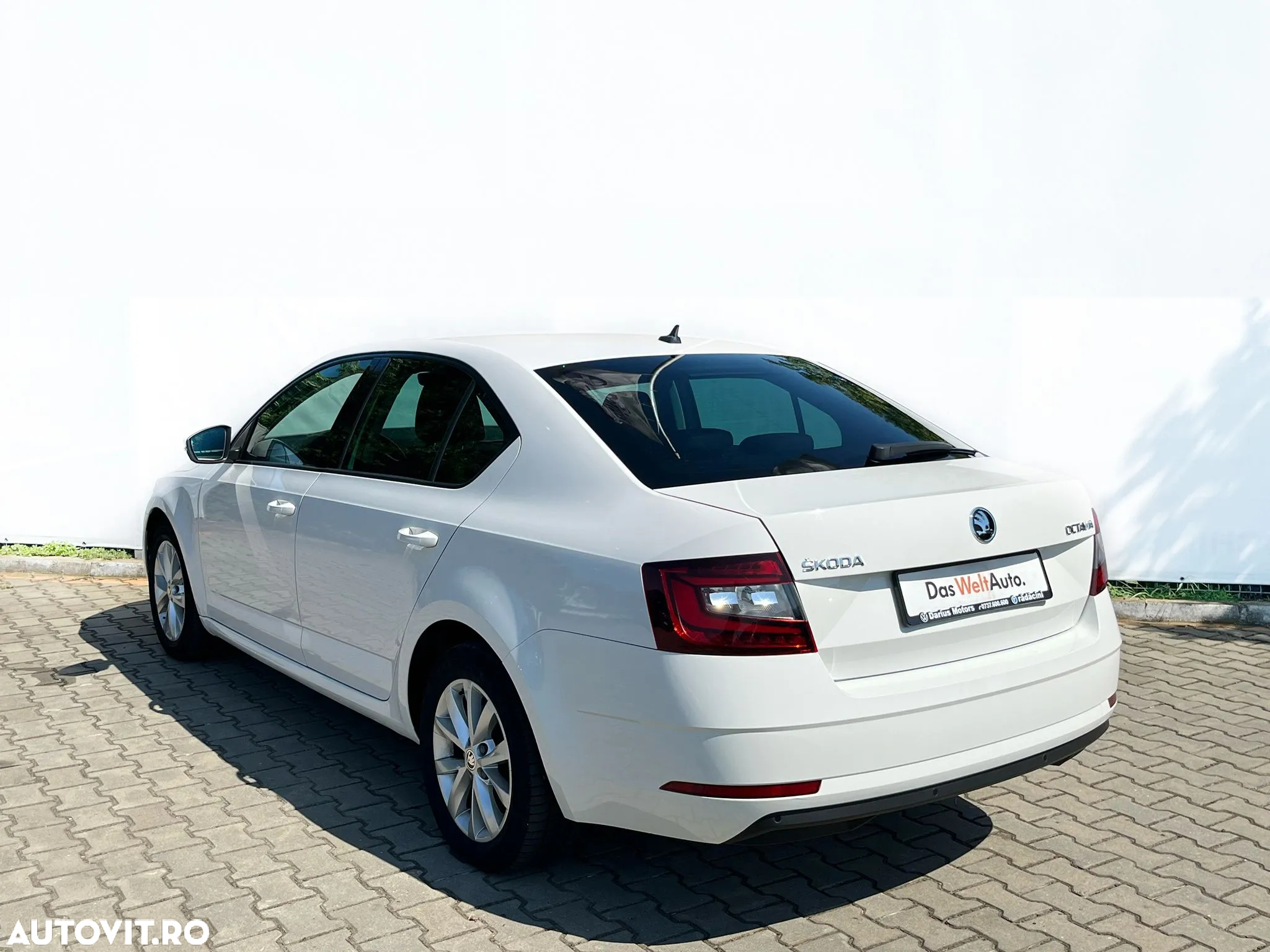 Skoda Octavia 2.0 TDI DSG Style - 4