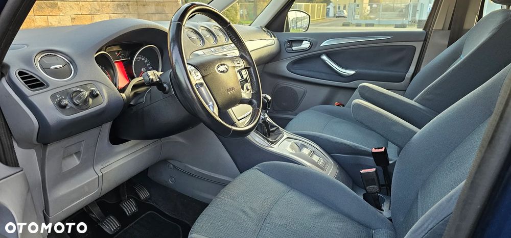 Ford Galaxy 2.0 TDCi Ghia - 12