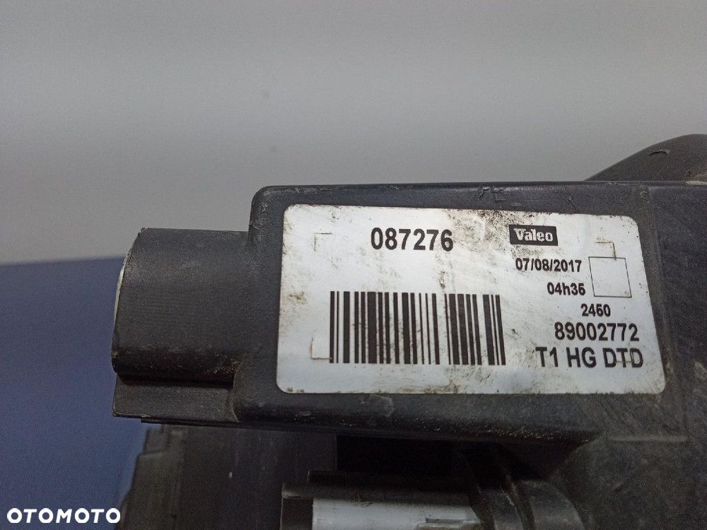 PEUGEOT 206  REFLEKTOR PRAWY PRZEDNI PRZÓD EU 89002772 - 6