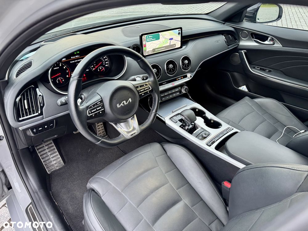 Kia Stinger - 12