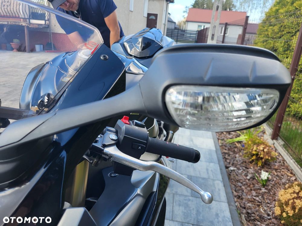 Suzuki GSX 1000 - 13