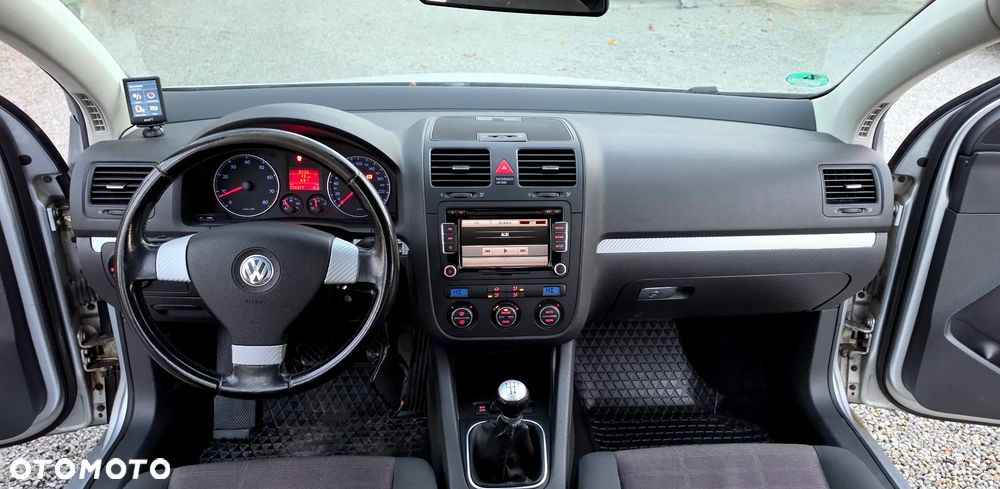 Volkswagen Golf - 28
