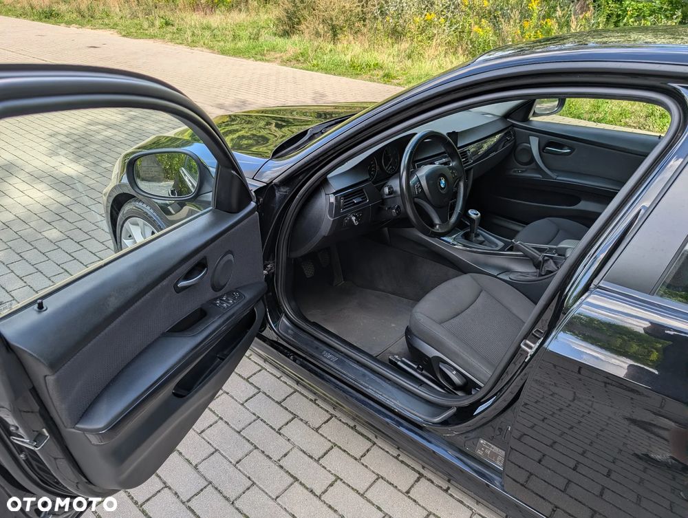 BMW Seria 3 318d - 13