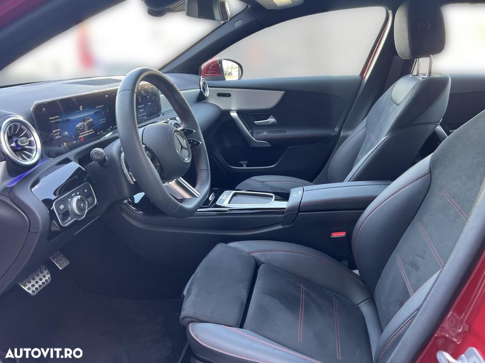 Mercedes-Benz A 220 4Matic MHEV 8G-DCT - 14