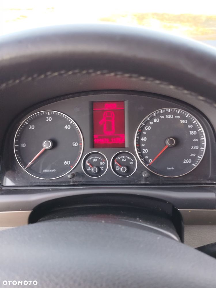 Volkswagen Touran 1.9 TDI DPF BlueMot Trendline - 8