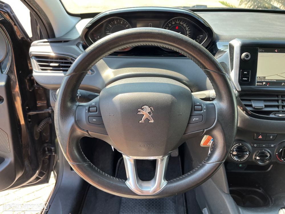Peugeot 208 1.2 PureTech Signature - 22