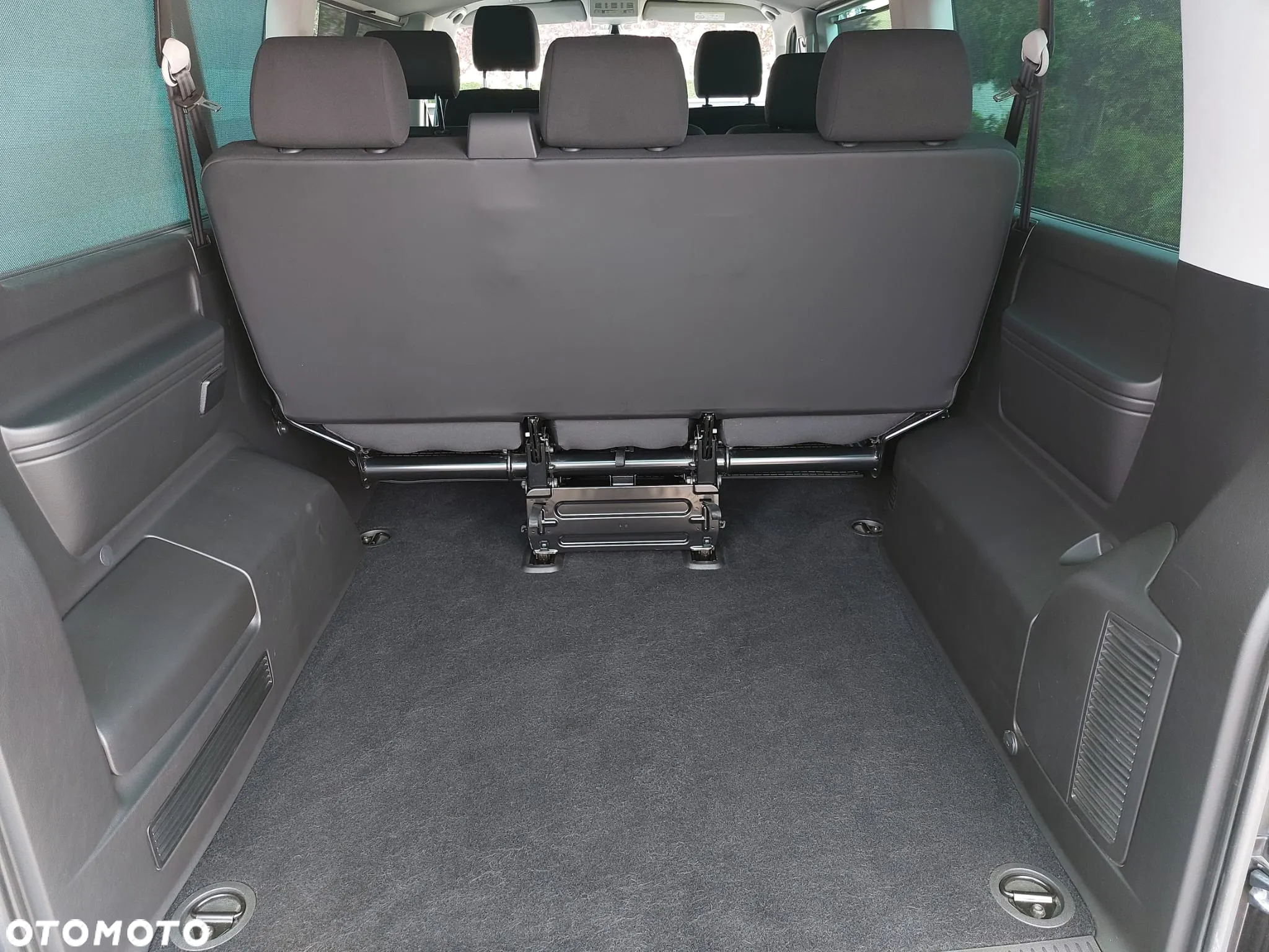Volkswagen Caravelle 2.0 TDI L2 Comfortline - 19