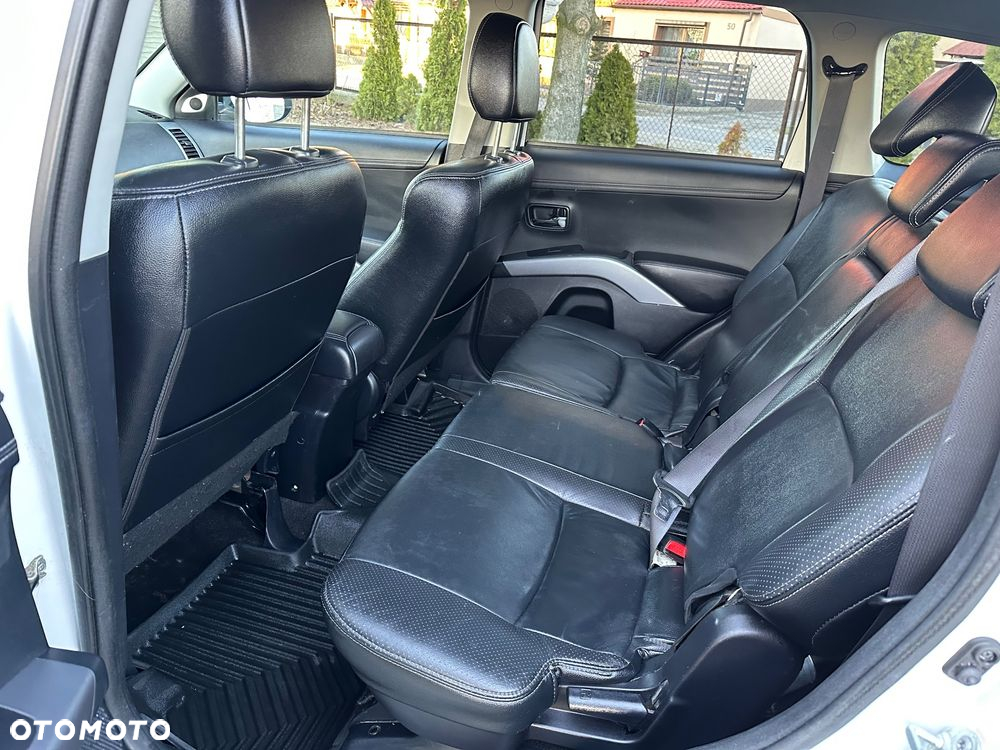 Mitsubishi Outlander - 9