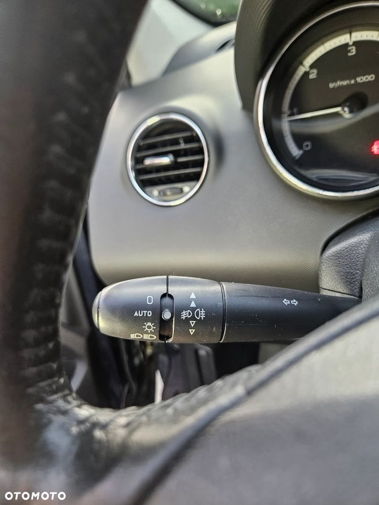 Peugeot 308 1.6 HDi Premium - 28