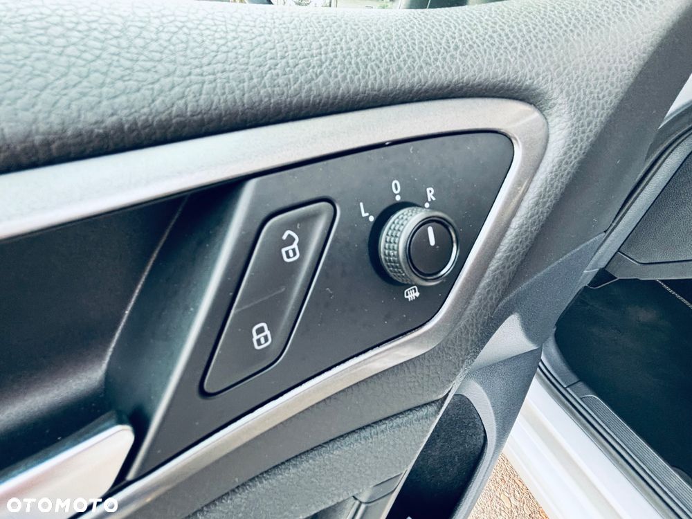 Volkswagen Golf - 30