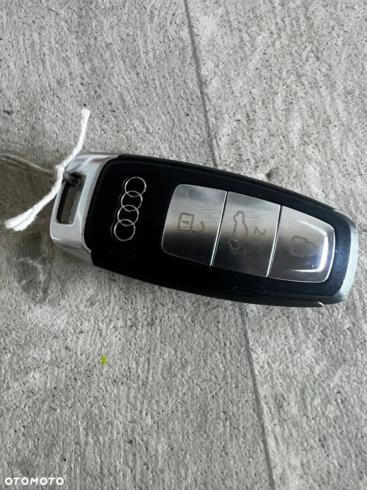 AUDI S3 A3 8Y KLUCZYK PILOT S-LINE ŁADNY ORYGINAŁ - 2