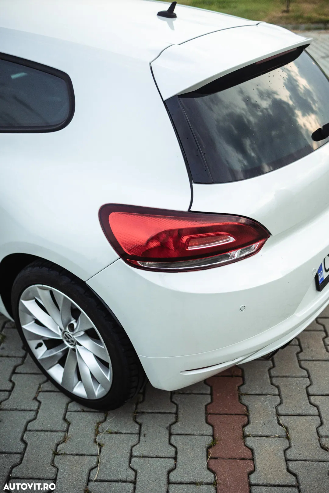 Volkswagen Scirocco 2.0 TDI Blue Motion Technologie - 4