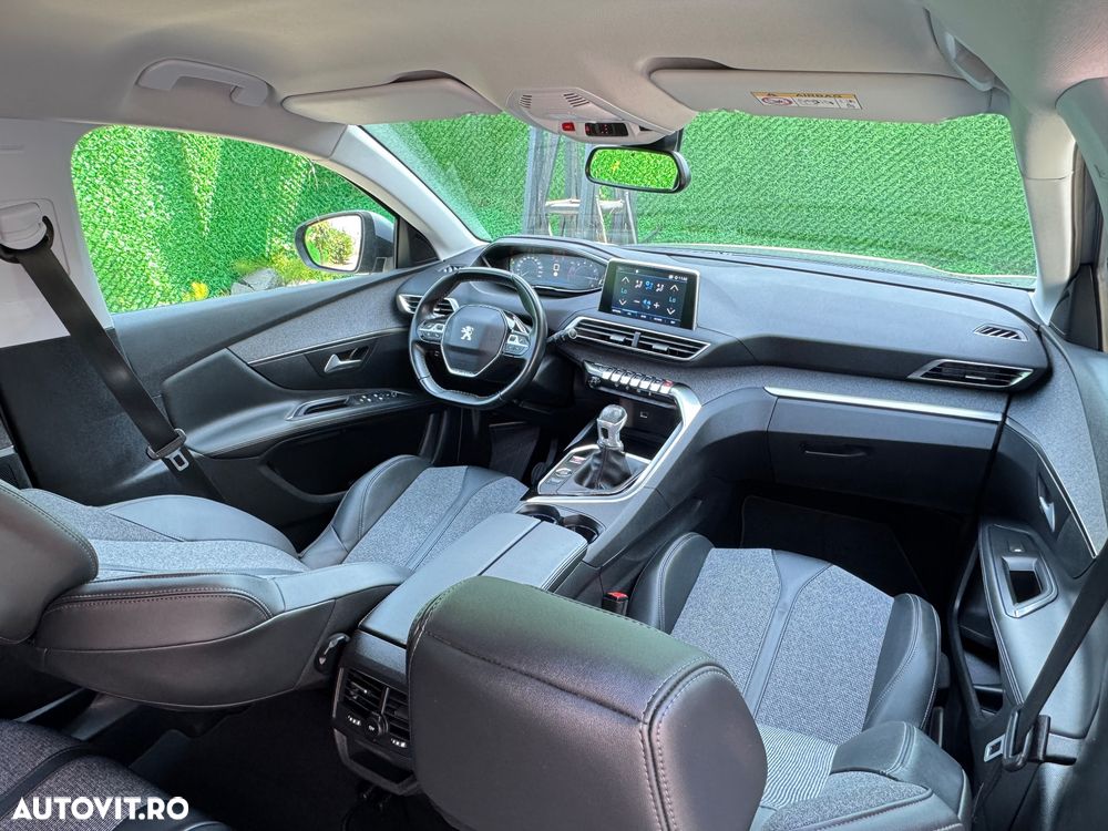 Peugeot 3008 PureTech 130 Stop & Start GPF Allure Pack - 7