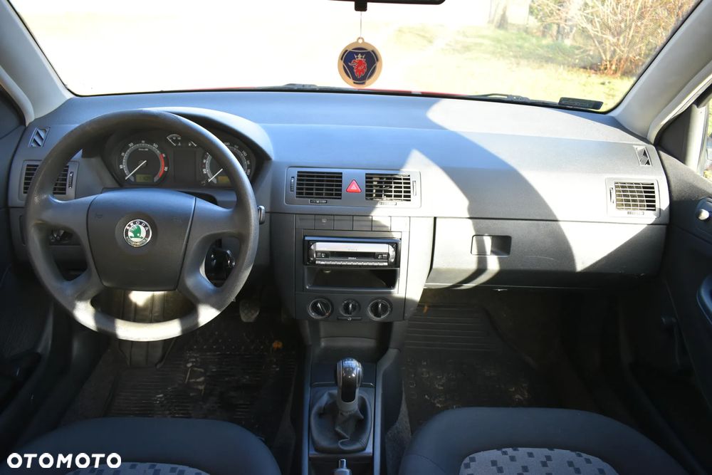 Skoda Fabia 1.2 HTP Active - 14