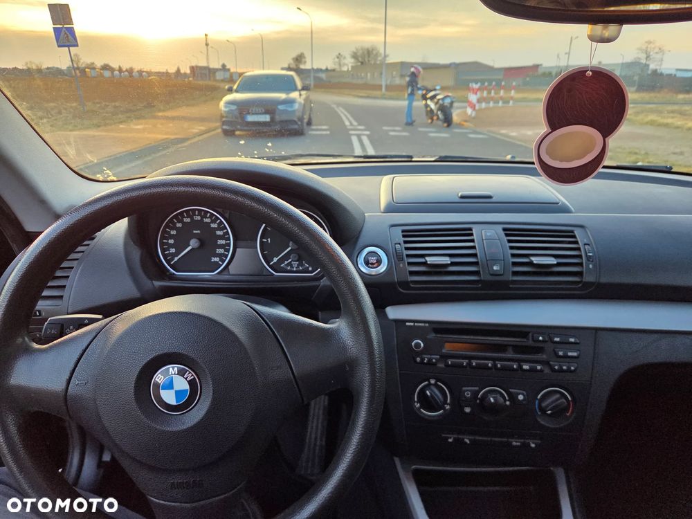 BMW Seria 1 118d - 17