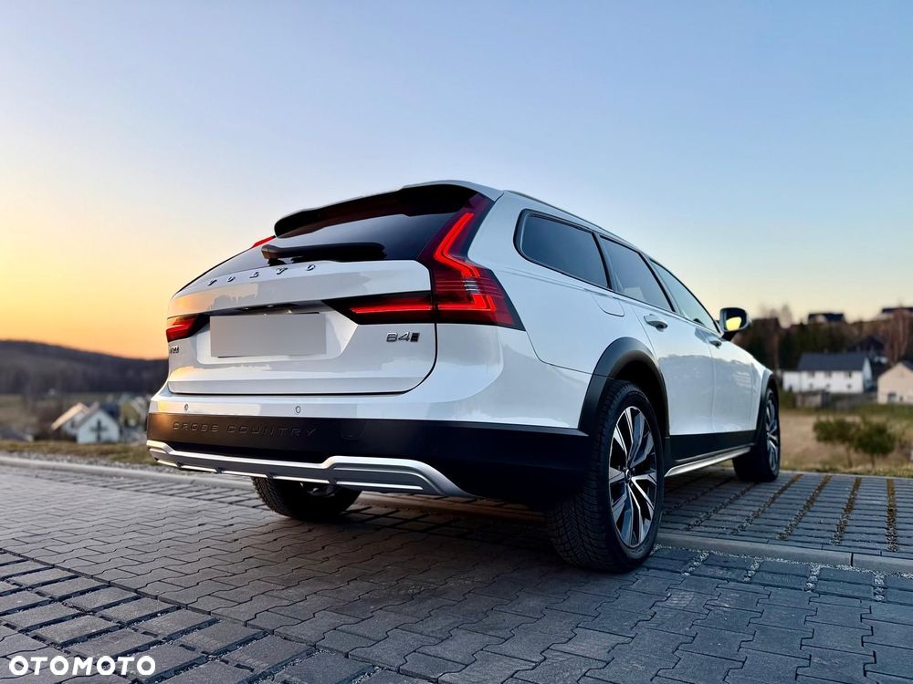 Volvo V90 Cross Country - 16
