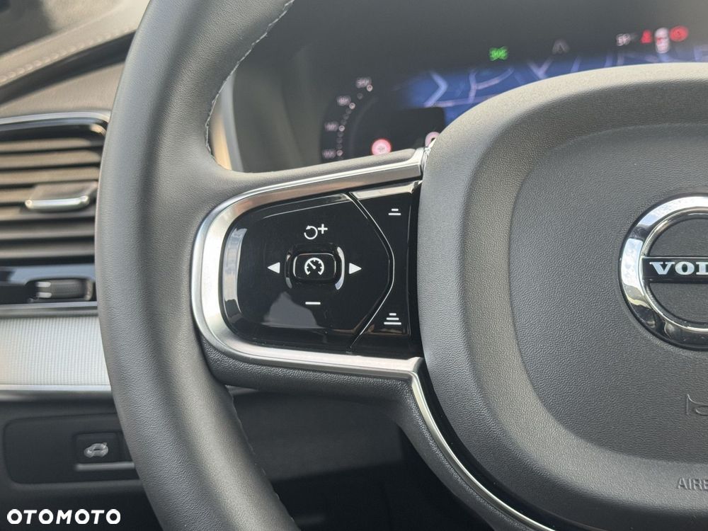 Volvo XC 90 - 9