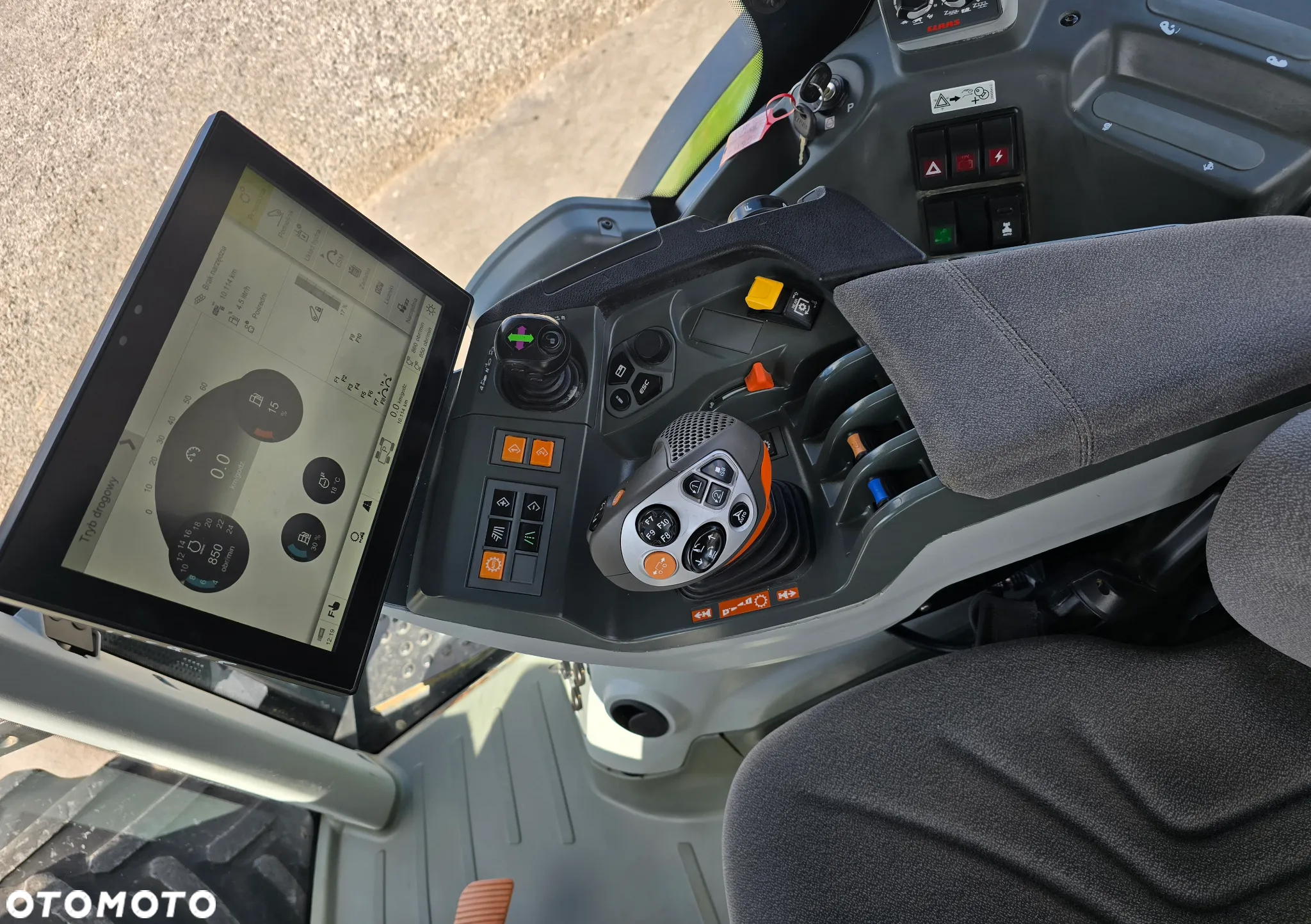 Claas Axion 800 CEBIS - 19