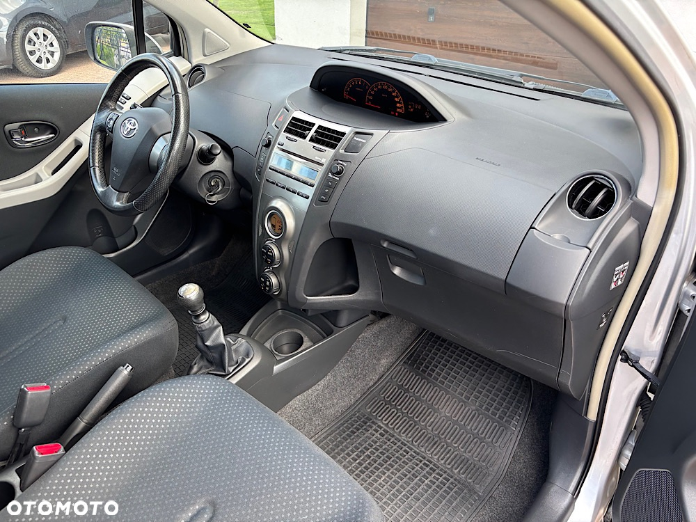 Toyota Yaris 1.33 Prestige - 26