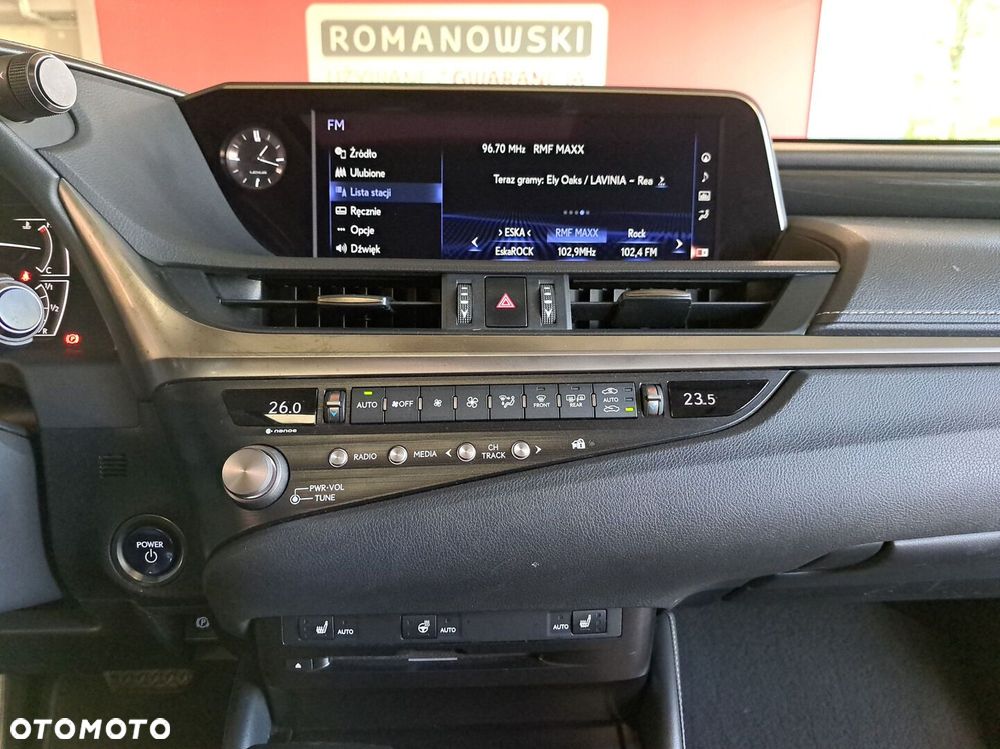 Lexus ES 300h Business Edition + - 22