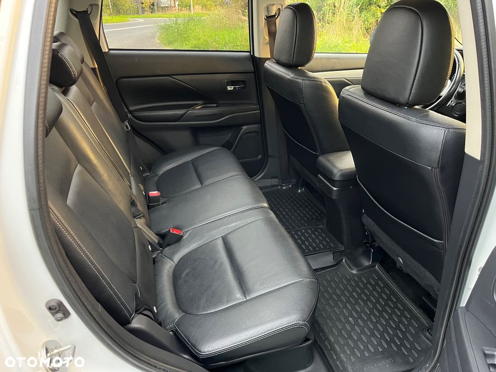 Mitsubishi Outlander PHEV Instyle NAVI - 15