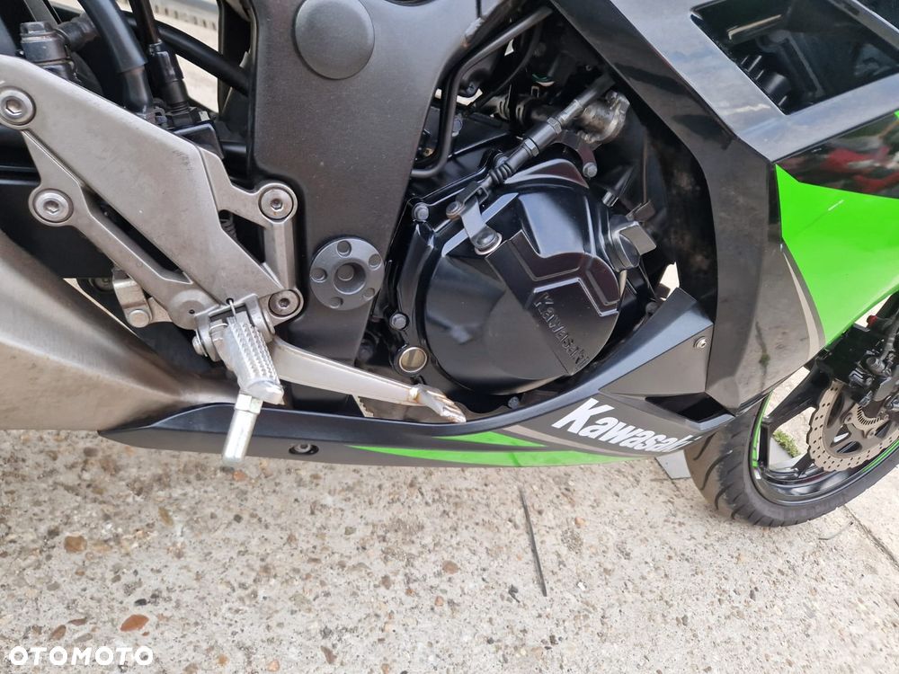 Kawasaki Ninja 300 ABS - 17