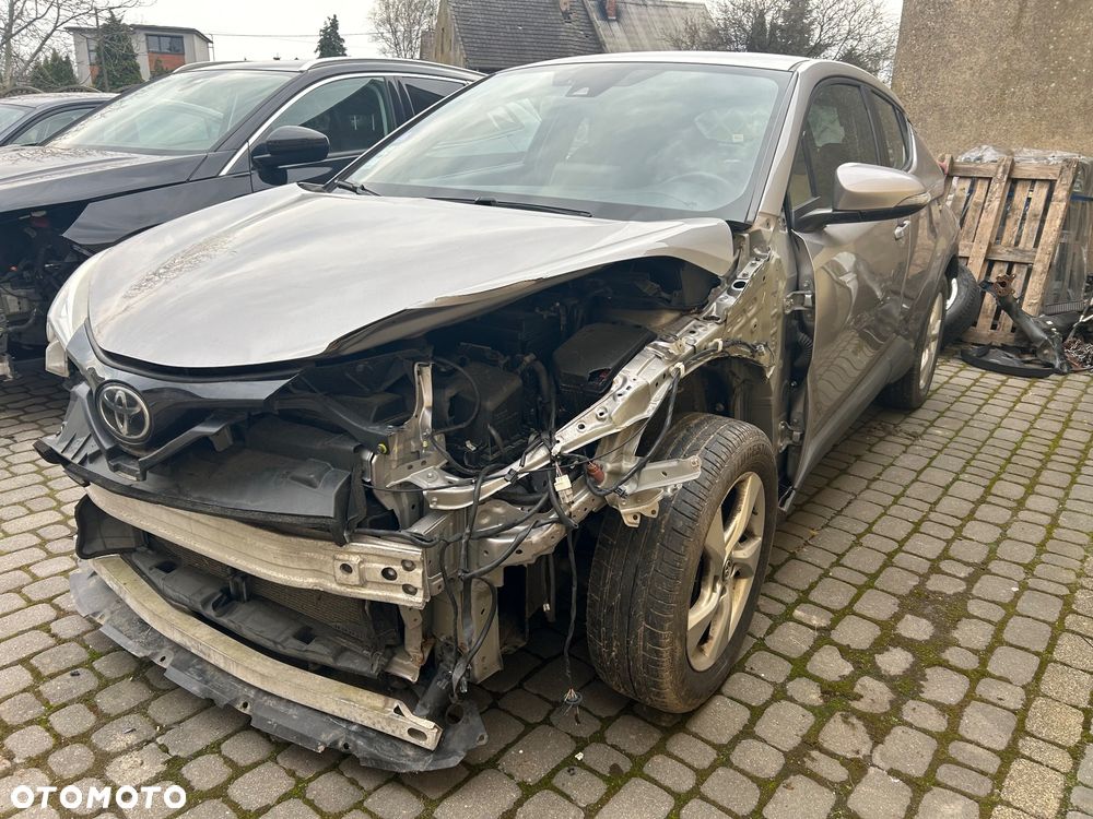 Toyota C-HR - 15