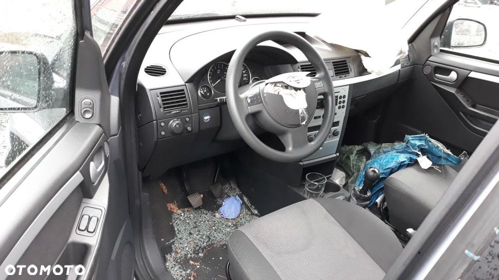 Części Opel Meriva benzyna  hatchback 5-drzwi - 4